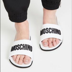 ❤️❤️❤️Moschino Leather Pool Slides NWT NWB